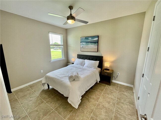 3040 SW 22nd Pl in Cape Coral, FL - Foto de edificio - Building Photo