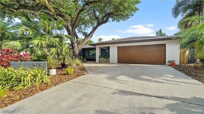 property at 4712 Mi Casa Ct