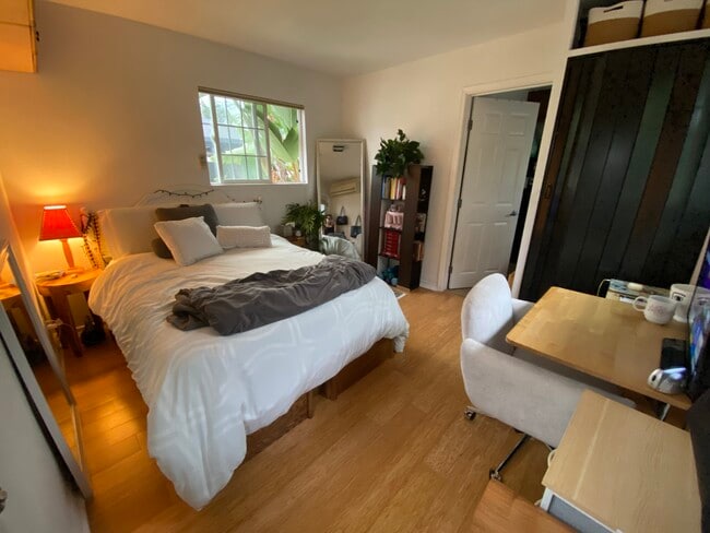 3284 Veteran Ave in Los Angeles, CA - Foto de edificio - Building Photo