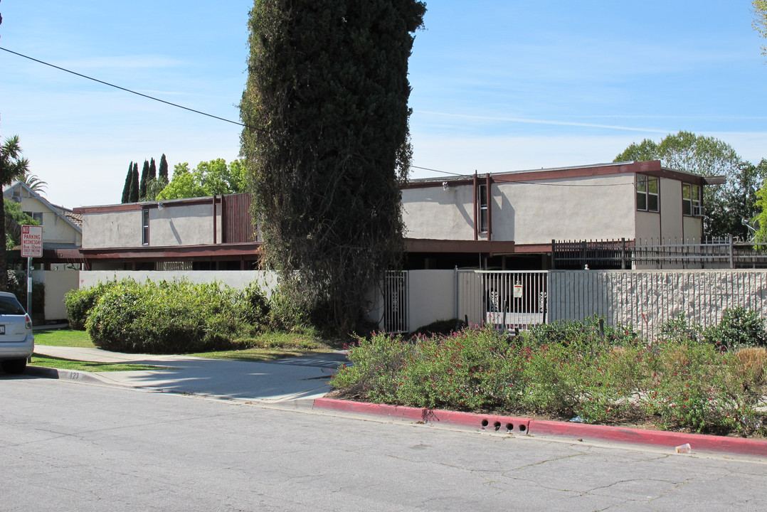 423 N Lincoln Ave in Monterey Park, CA - Building Photo