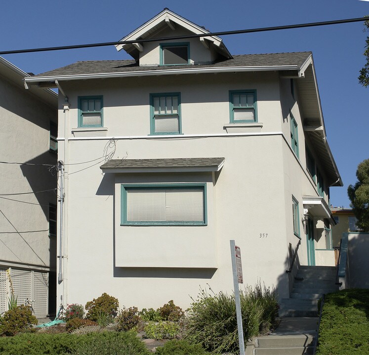 357 Palm Ave in Oakland, CA - Building Photo