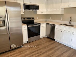 1608 Elmstead Ct, Unit 205 in Orlando, FL - Foto de edificio - Building Photo