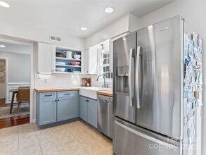 9423 Harlow Creek Rd in Huntersville, NC - Foto de edificio - Building Photo