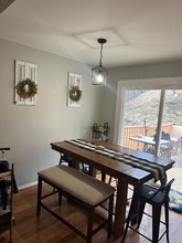 9202 Cam Island Cir in Anchorage, AK - Foto de edificio - Building Photo