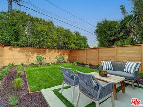 1278 Meadowbrook Ave in Los Angeles, CA - Building Photo - Building Photo