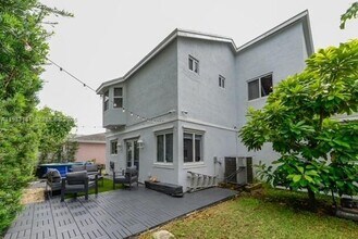 14471 SW 139th Ave Cir W in Miami, FL - Building Photo - Building Photo