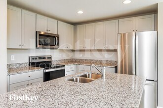 659 Lindbergh Wy in Davenport, FL - Foto de edificio - Building Photo