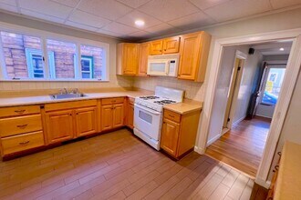 67 Cameron Ave, Unit 1 in Somerville, MA - Building Photo - Building Photo