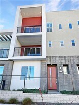 26909 Pathfinder Ln in Valencia, CA - Building Photo