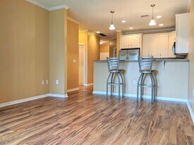 3872 S Lake Dr in St. Francis, WI - Building Photo