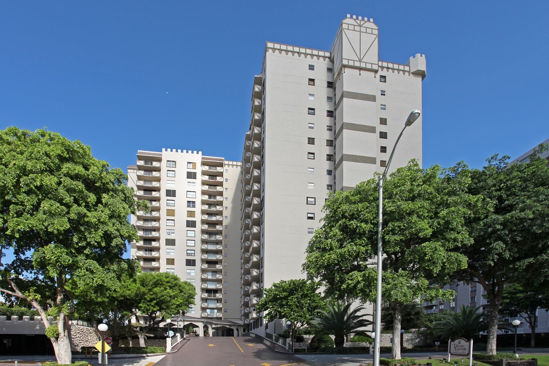 Prince George in Hallandale Beach, FL - Foto de edificio