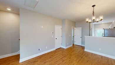 858 Levitan Dr in Columbia, TN - Building Photo - Building Photo