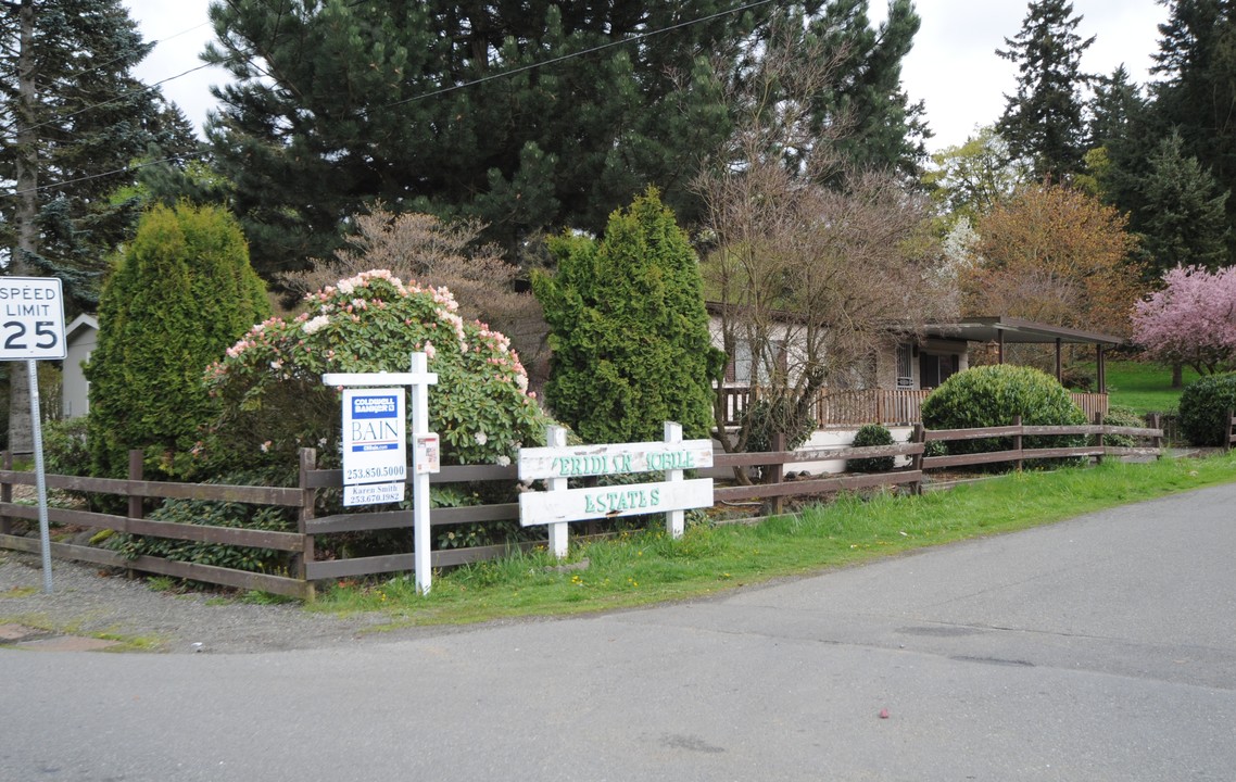 Meridian Mobile Estates in Puyallup, WA - Building Photo