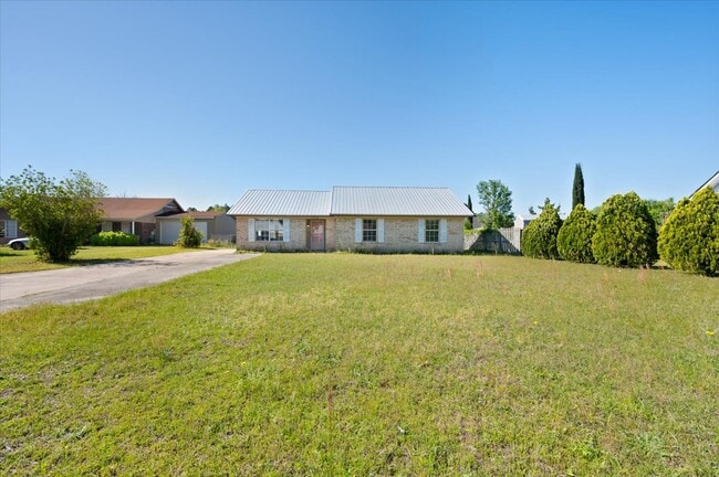 756 Melissa Dr in Hinesville, GA - Foto de edificio - Building Photo