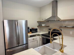 410 E 16th St in Charlotte, NC - Building Photo - Building Photo