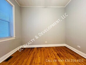 1702 N Campbell Ave in Chicago, IL - Building Photo - Building Photo