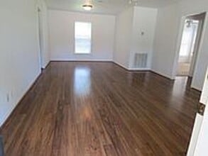 2 Bed, 1 Bath Home with Bonus Room in Bryan for August Move in! in Bryan, TX - Building Photo - Building Photo