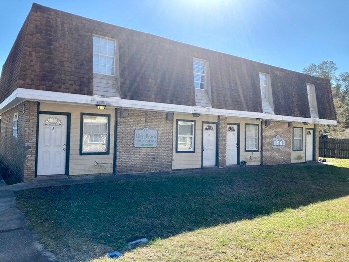 337 McCaughan Ave in Long Beach, MS - Building Photo