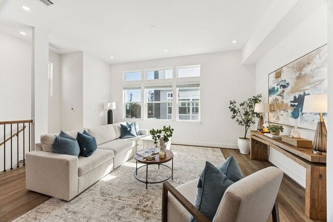 property at 2125 Hoskins Dr