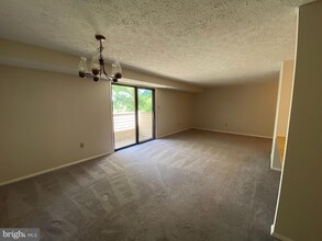 12421 Hickory Tree Way, Unit K in Germantown, MD - Building Photo - Building Photo