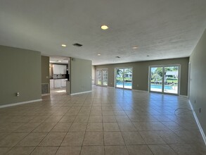 835 Conreid Dr NE in Port Charlotte, FL - Building Photo - Building Photo