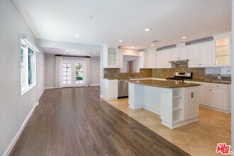 4503 Vesper Ave in Los Angeles, CA - Building Photo - Building Photo