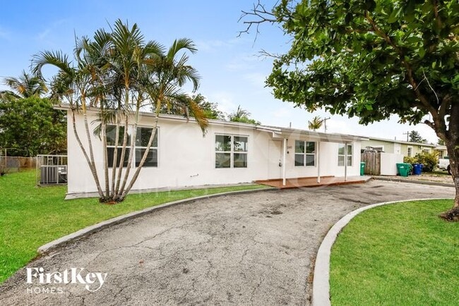 1140 NE 211th Terrace in Miami, FL - Building Photo - Building Photo