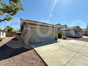 1969 W Prospector Way in San Tan Valley, AZ - Building Photo - Building Photo