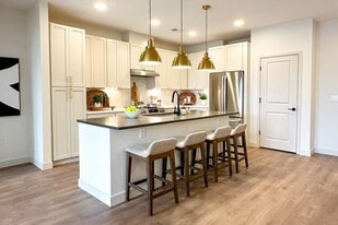 Plaza at Pinnacle Hills in Rogers, AR - Building Photo