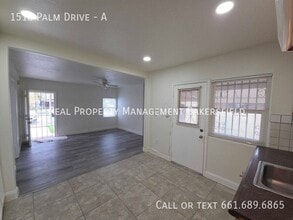 1518 Palm Dr in Bakersfield, CA - Building Photo - Building Photo