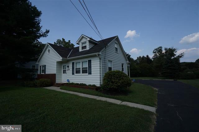 property at 135 Knoll Dr