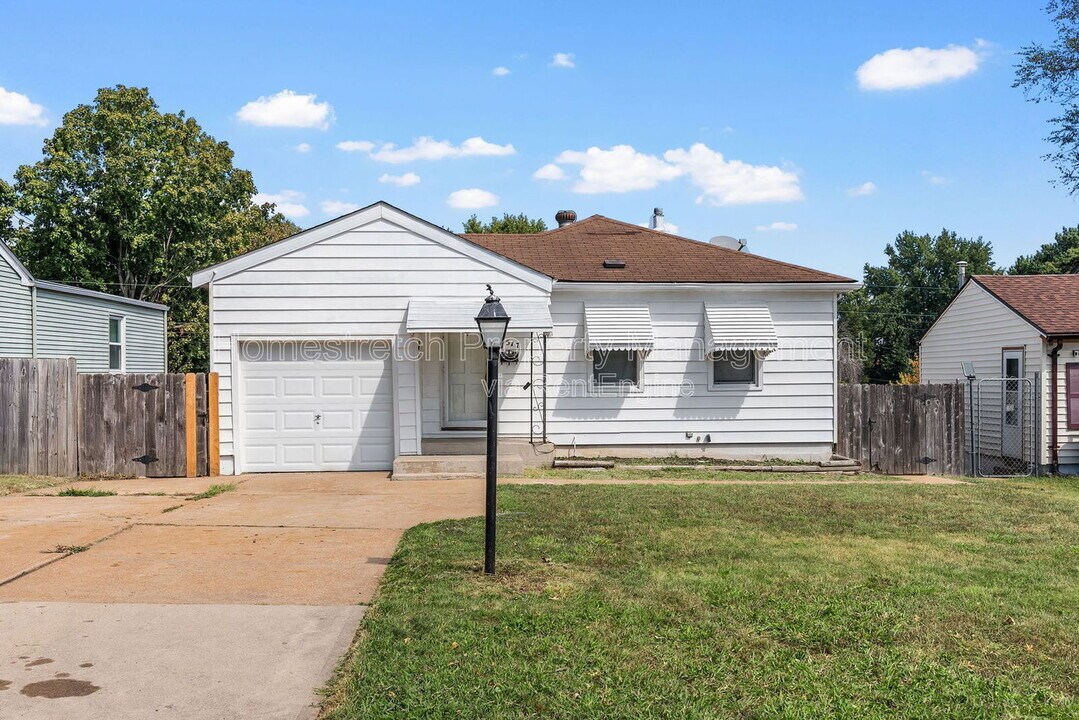 9517 Lydell Dr in Affton, MO - Building Photo