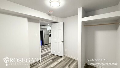 6 Alberta Dr in Vaughan, ON - Building Photo - Building Photo