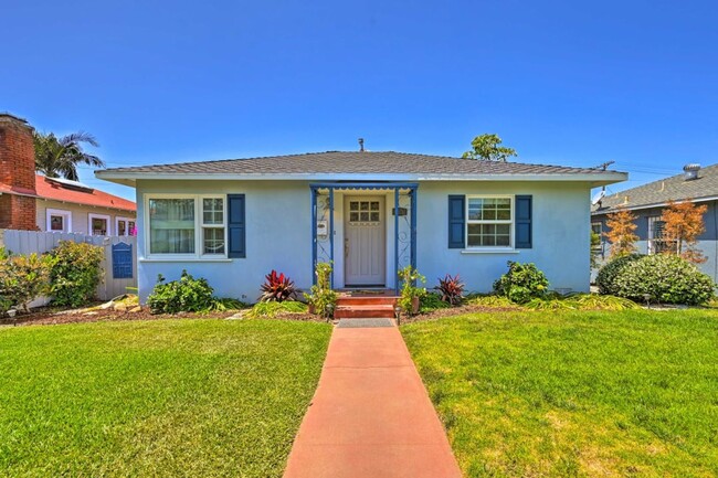 property at 605 S Ditmar St