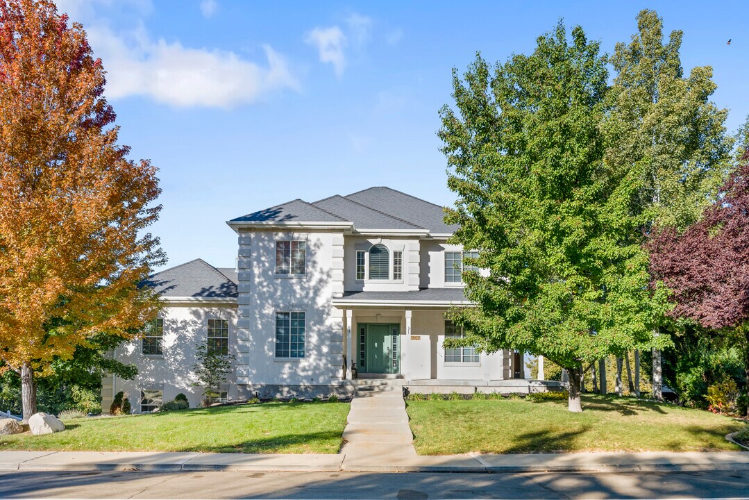 1807 Skyline Dr in Orem, UT - Building Photo