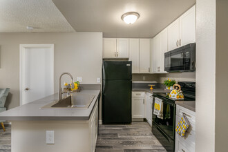 The Springs Apartments in Lancaster, CA - Building Photo - Interior Photo