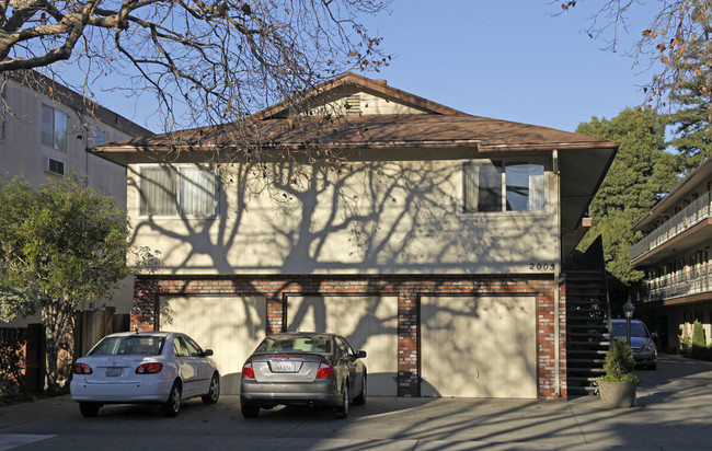 2005 Central Ave in Alameda, CA - Foto de edificio - Building Photo