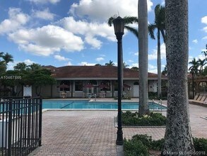 18200 Mediterranean Blvd in Hialeah, FL - Building Photo - Building Photo