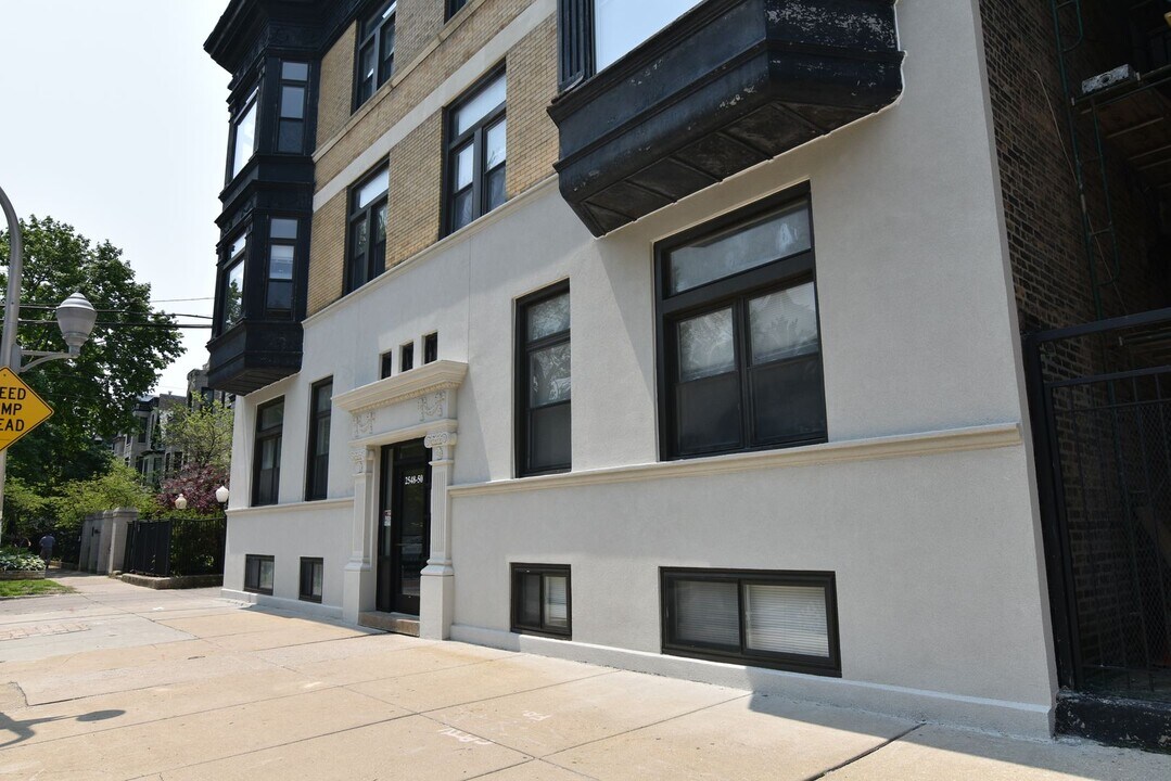 2544 N Burling St in Chicago, IL - Building Photo