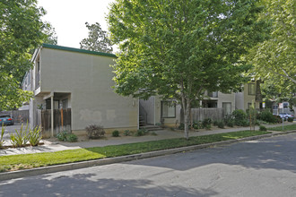 23rd & C Street Apartments in Sacramento, CA - Building Photo - Building Photo