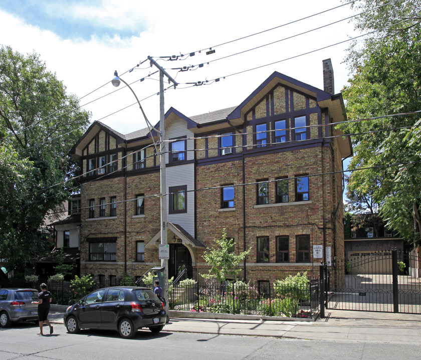 410 Dovercourt Rd in Toronto, ON - Building Photo