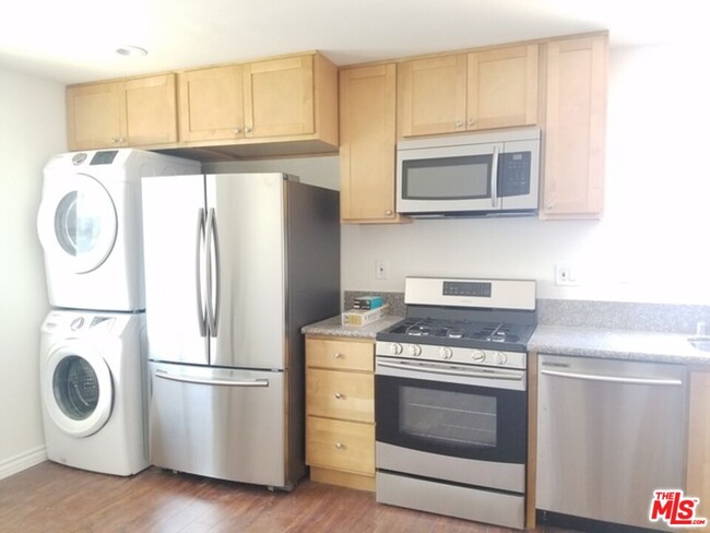 property at 609 N Hobart Blvd