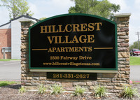 Hillcrest Village in Alvin, TX - Building Photo - Building Photo