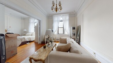 780 Madison Ave, Unit 7A in New York, NY - Building Photo - Building Photo