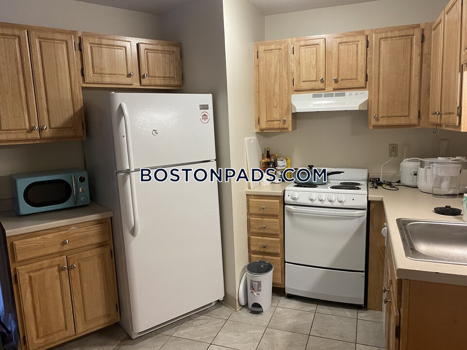 1126 Boylston St in Boston, MA - Building Photo