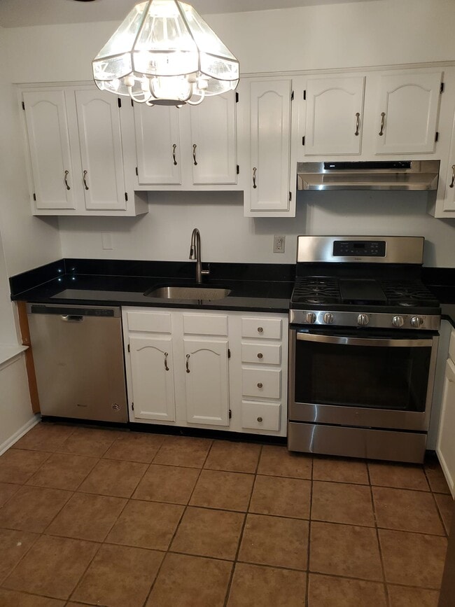 property at 551 Clubhouse Ct