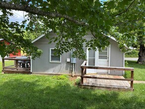 38 Lower Glady Fork Rd in Candler, NC - Building Photo - Building Photo