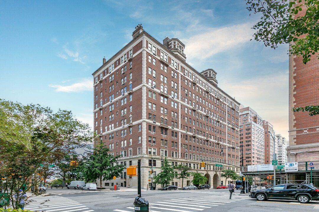 No.1 Sutton Place South in New York, NY - Building Photo