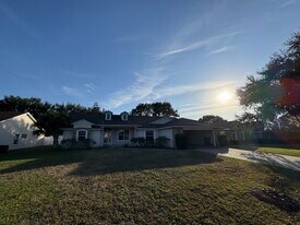 3130 Westgate Dr in Eustis, FL - Building Photo