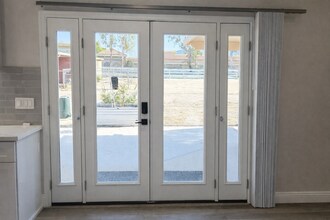 30851 De Portola Rd, Unit Studio in Temecula, CA - Foto de edificio - Building Photo